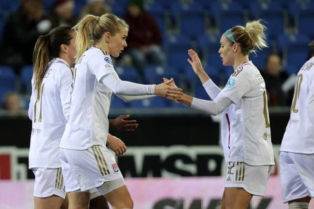 WOMEN SOCCER - UEFA CL, St.Poelten vs Lyon SANKT POELTEN,AUSTRIA,25.JAN.24 - WOMEN SOCCER - UEFA Women s Champions League, group stage, SKN Sankt Poelten vs Olympique Lyonnais. Image shows the rejoicing of Ada Hegerberg and Ellie Carpenter (Lyon).  GEPAxpictures xWalterxLuger