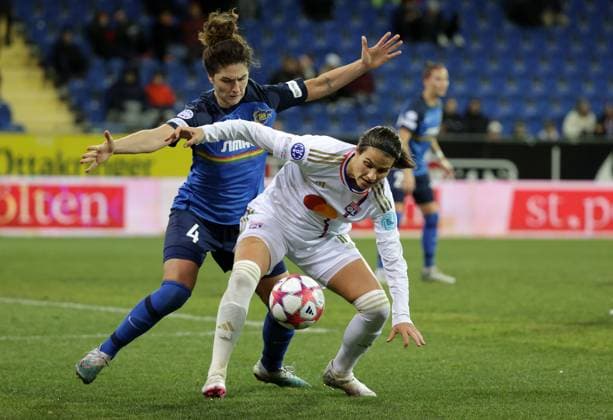 WOMEN SOCCER - UEFA CL, St.Poelten vs Lyon SANKT POELTEN,AUSTRIA,25.JAN.24 - WOMEN SOCCER - UEFA Women s Champions League, group stage, SKN Sankt Poelten vs Olympique Lyonnais. Image shows Leonarda Balog (St.Poelten) and Dzsenifer Marozsan (Lyon).  GEPAxpictures xWalterxLuger