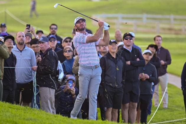 January 25, 2024: Max Homa watches his shot on the 13th hole during the second round of the Farmers Insurance Open at Torrey Pines North in San Diego, California. CSM San Diego USA - ZUMAc04_ 20240125_zma_c04_002 Copyright: xJustinxFinex