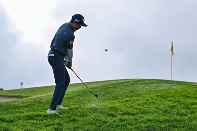 January 25, 2024: David Lipsky pitches onto the green of the 10th hole during the second round of the Farmers Insurance Open at Torrey Pines North in San Diego, California. CSM San Diego USA - ZUMAc04_ 20240125_zma_c04_015 Copyright: xJustinxFinex