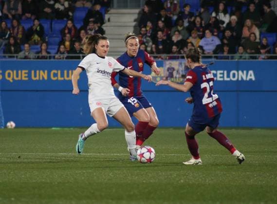 25 01 2024, xgrfx, Football Champions League Women, FC Barcelona Eintracht Frankfurt emspor, v l Lara Prasnikar Eintracht Frankfurt DFL DFB REGULATIONS PROHIBIT ANY USE OF PHOTOGRAPHS as IMAGE SEQUENCES and or QUASI VIDEO Barcelona