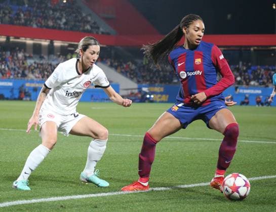 25 01 2024, xgrfx, Football Champions League Women, FC Barcelona Eintracht Frankfurt emspor, v l Sara Doorsoun Eintracht Frankfurt DFL DFB REGULATIONS PROHIBIT ANY USE OF PHOTOGRAPHS as IMAGE SEQUENCES and or QUASI VIDEO Barcelona