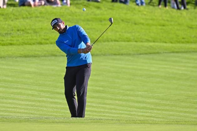 January 25, 2024: Matthieu Pavon pitches onto the green on the 18th hole during the second round of the Farmers Insurance Open at Torrey Pines South North in San Diego, California. CSM San Diego USA - ZUMAc04_ 20240125_zma_c04_034 Copyright: xJustinxFinex