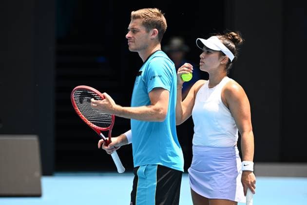 TENNIS AUSTRALIAN OPEN, Desirae Krawczyk (right) of the USA and Neal Skupski (left) of United Kingdom in action during their Mixed Doubles final against Su-Wei Hsieh of Chinese Taipei and Jan Zielinski of Poland on Rod Laver Arena on Day 13 of the 2024 Australian Open at Melbourne Park in Melbourne, Friday, January 26, 2024. ( NO ARCHIVING, EDITORIAL USE ONLY, NO USE IN BOOKS WITHOUT CONSENT MELBOURNE VICTORIA AUSTRALIA  Copyright: xJOELxCARRETTx 20240126001893721843
