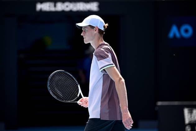 TENNIS AUSTRALIAN OPEN, Jannik Sinner of Italy during his Men?s semifinal against Novak Djokovic of Serbia on Day 13 of the 2024 Australian Open at Melbourne Park in Melbourne, , Friday, January 26, 2024. ( NO ARCHIVING, EDITORIAL USE ONLY, NO USE IN BOOKS WITHOUT CONSENT MELBOURNE VICTORIA AUSTRALIA  Copyright: xJAMESxROSSx 20240126001893758388