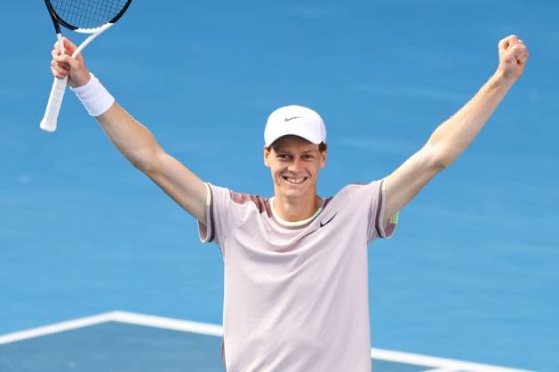 Sport Bilder des Tages January 26, 2024: 4th seed JANNIK SINNER of Italy celebrates after defeating 1st seed NOVAK DJOKOVIC of Serbia on Rod Laver Arena in a Men s Singles Semifinal match on day 13 of the 2024 Australian Open in Melbourne, Australia. Cal Media USA - ZUMAc04_ 20240126_faf_c04_001 Copyright: xSydneyxLowx
