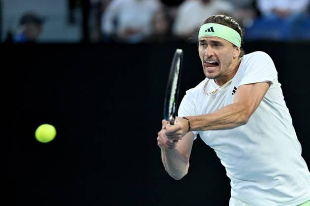 Sport Bilder des Tages TENNIS AUSTRALIAN OPEN, Alexander Zverev of Germany in action during his Men?s semifinal against Daniil Medvedev of Russia on Day 13 of the 2024 Australian Open at Melbourne Park in Melbourne, Friday, January 26, 2024. ( NO ARCHIVING, EDITORIAL USE ONLY, NO USE IN BOOKS WITHOUT CONSENT MELBOURNE VICTORIA AUSTRALIA  Copyright: xJAMESxROSSx 20240126001893818012