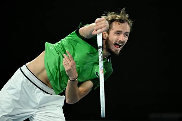 TENNIS AUSTRALIAN OPEN, Daniil Medvedev of Russia in action during his Men?s semifinal against Alexander Zverev of Germany on Day 13 of the 2024 Australian Open at Melbourne Park in Melbourne, Friday, January 26, 2024. ( NO ARCHIVING, EDITORIAL USE ONLY, NO USE IN BOOKS WITHOUT CONSENT MELBOURNE VICTORIA AUSTRALIA  Copyright: xJAMESxROSSx 20240126001893825289