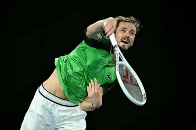 TENNIS AUSTRALIAN OPEN, Daniil Medvedev of Russia in action during his Men?s semifinal against Alexander Zverev of Germany on Day 13 of the 2024 Australian Open at Melbourne Park in Melbourne, Friday, January 26, 2024. ( NO ARCHIVING, EDITORIAL USE ONLY, NO USE IN BOOKS WITHOUT CONSENT MELBOURNE VICTORIA AUSTRALIA  Copyright: xJAMESxROSSx 20240126001893835469