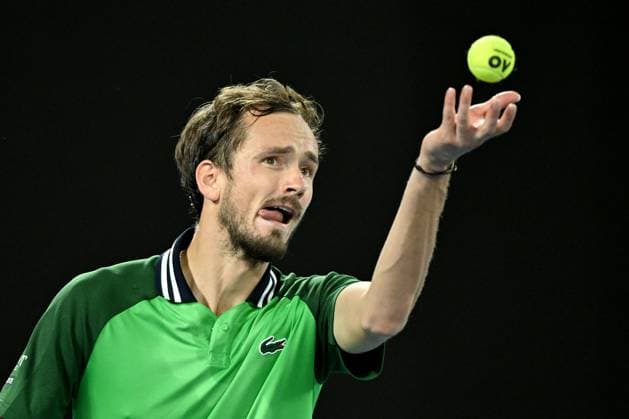 TENNIS AUSTRALIAN OPEN, Daniil Medvedev of Russia in action during his Men?s semifinal against Alexander Zverev of Germany on Day 13 of the 2024 Australian Open at Melbourne Park in Melbourne, Friday, January 26, 2024. ( NO ARCHIVING, EDITORIAL USE ONLY, NO USE IN BOOKS WITHOUT CONSENT MELBOURNE VICTORIA AUSTRALIA  Copyright: xJAMESxROSSx 20240126001893840669