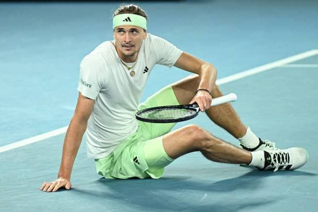 TENNIS AUSTRALIAN OPEN, Alexander Zverev of Germany stumbles during his Men?s semifinal against Daniil Medvedev of Russia on Day 13 of the 2024 Australian Open at Melbourne Park in Melbourne, Friday, January 26, 2024. ( NO ARCHIVING, EDITORIAL USE ONLY, NO USE IN BOOKS WITHOUT CONSENT MELBOURNE VICTORIA AUSTRALIA  Copyright: xJAMESxROSSx 20240126001893859821