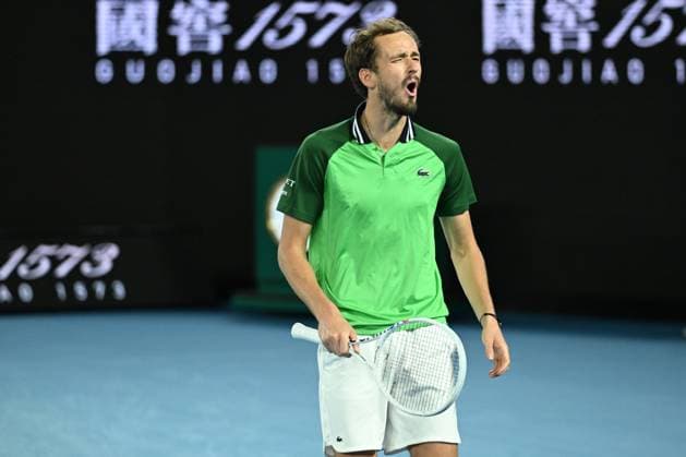 TENNIS AUSTRALIAN OPEN, Daniil Medvedev of Russia celebrates match point during his Men?s semifinal win over Alexander Zverev of Germany on Day 13 of the 2024 Australian Open at Melbourne Park in Melbourne, Friday, January 26, 2024. ( NO ARCHIVING, EDITORIAL USE ONLY, NO USE IN BOOKS WITHOUT CONSENT MELBOURNE VICTORIA AUSTRALIA  Copyright: xJAMESxROSSx 20240127001893895129