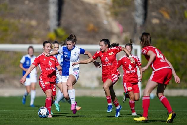 26 01 2024, Alicante, Campoamor, Friendly Match Grasshopper Club Zürich 1 FC Union Berlin, 15 Noemi Ivelj Grasshopper Club Zürich, right and 8 Ella Ljustina Grasshopper Club Zürich, left Alicante Campoamor Alicante Switzerland  Copyright: xJustPictures.ch DanielaxPorcellix