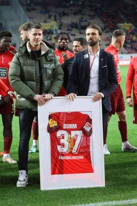 Erik Durm was sent off, right FCK managing director Thomas Hengen, 1 FC Kaiserslautern vs FC Schalke 04, 2 Fussball Bundesliga, Soccer, 19 Matchday, 26 01 2024, Season 2023 24, DFL REGULATIONS PROHIBIT ANY USE OF PHOTOGRAPHS AS IMAGE SEQUENCES AND OR QUASI hVIDEO, 1 FC Kaiserslautern vs FC Schalke 04, 2 Fussball Bundesliga, Football, Matchday 19, 26 01 2024, Season 2023 24 Kaiserslautern Copyright: xEibner-Pressefoto JoergxNiebergax EP_JNL