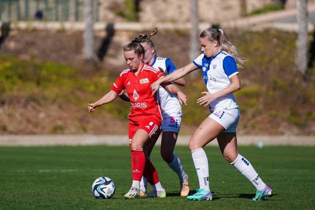 26 01 2024, Alicante, Campoamor, Friendly Match Grasshopper Club Zürich 1 FC Union Berlin, 8 Ella Ljustina Grasshopper Club Zürich in duel Alicante Campoamor Alicante Switzerland  Copyright: xJustPictures.ch DanielaxPorcellix