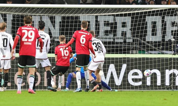 26 01 2024 Soccer Season 2023 2024 2 Soccer Bundesliga 19 Matchday Hannover 96 H96 1 FC Nürnberg FCN Club Sportfoto Zink DaMa xdaxmax DFL regulations prohibit any use of photographs as image sequences and or quasi video only for editorial use Tor Treffer Torschuß zum 1 0 Torschütze Havard Nielsen 16, Hannover 96 H96 vs Carl Klaus 1, 1 FC Nürnberg FCN