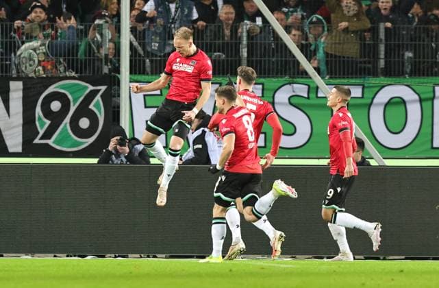 26 01 2024 Soccer Season 2023 2024 2 Soccer Bundesliga 19 Matchday Hannover 96 H96 1 FC Nürnberg FCN Club Sportfoto Zink DaMa xdaxmax DFL regulations prohibit any use of photographs as image sequences and or quasi video only for editorial use Jubel Freude Torjubel nach Tor zum 1 0 Havard Nielsen 16, Hannover 96 H96 und Mannschaft Team jubelt freut sich Torschütze Havard Nielsen 16, Hannover 96 H96