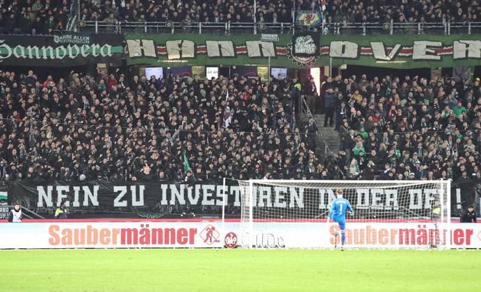 26 01 2024 Soccer Season 2023 2024 2 Soccer Bundesliga 19 Matchday Hannover 96 H96 1 FC Nürnberg FCN Club Sportfoto Zink DaMa xdaxmax DFL regulations prohibit any use of photographs as image sequences and or quasi video only for editorial use banner banner of the spectators audience fans of Hannover 96 No to investors in the DFL