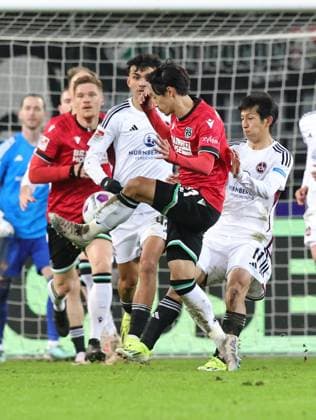 26 01 2024 Soccer Season 2023 2024 2 Soccer Bundesliga 19 Matchday Hannover 96 H96 1 FC Nürnberg FCN Club Sportfoto Zink DaMa xdaxmax DFL regulations prohibit any use of photographs as image sequences and or quasi video only for editorial use Sei Muroya 21, Hannover 96 H96 Kanji Okunuki 11, 1 FC Nürnberg FCN