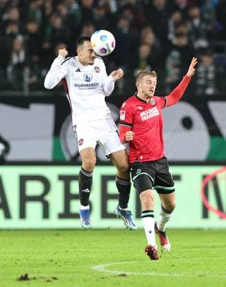 26 01 2024 Soccer Season 2023 2024 2 Soccer Bundesliga 19 Matchday Hannover 96 H96 1 FC Nürnberg FCN Club Sportfoto Zink DaMa xdaxmax DFL regulations prohibit any use of photographs as image sequences and or quasi video only for editorial use Jens Castrop 17, 1 FC Nürnberg FCN mit Kopfball gg Sebastian Ernst 10, Hannover 96 H96