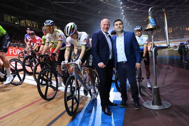 Bilder des Jahres 2024, Sport 01 Januar Sport Themen der Woche KW04 Sport Bilder des Tages DEU, 111. Berliner Sechstagerennen, 26.01.2024, Velodrom, Berlin, DEU, 111. Berliner Sechstagerennen, im Bild Start , mit Regierender Buergermeister von Berlin Kay Wegner, ROGER KLUGE (GER), THEO REINHARDT (GER) Foto: Juergen Engler nordphoto GmbH *** DEU, 111 Berliner Sechstagerennen, 26 01 2024, Velodrom, Berlin, DEU, 111 Berliner Sechstagerennen, in the picture start , with Governing Mayor of Berlin Kay Wegner, ROGER KLUGE GER , THEO REINHARDT GER Photo Juergen Engler nordphoto GmbH nordphotoxGmbHx xEngler nph00076