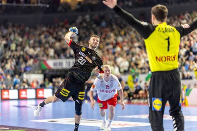 Handball I Men I Euro 2024 I Semi-final 2 I Germany Denmark I 26 01 2024 Philipp Weber 20, Germany 7 meters, seven-meter penalty Cologne Lanxess Arena NRW Germany Copyright: xLobeca PatrickxSuephkex