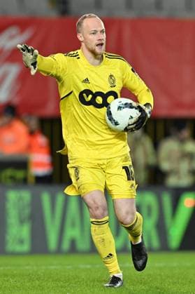 240126 Cercle Brugge vs Standard Goalkeeper Arnaud Bodart (16) of Standard pictured during the Jupiler Pro League season 2023 - 2024 match day 22 between Cercle Brugge and Standard de Liege on January 26 , 2024 in Brugge, Belgium. (Photo by David Catry Isosport) BRUGGE BELGIUM  Copyright: xx 432925