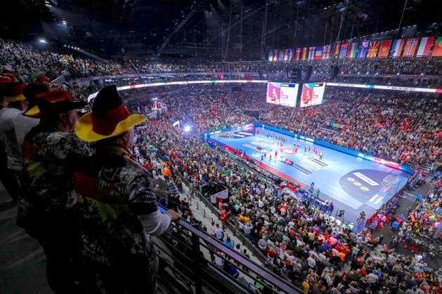 26 01 2024, EHF EURO 2024, Mens European Handball Championship, Lanxess Arena in Cologne, Semi-final, Germany Denmark Feature Overview image Venue Interior view Visitors Spectators Playing field Spectator stands Full overview Handball playing field Fans Symbol image Symbol photo North Rhine-Westphalia Germany