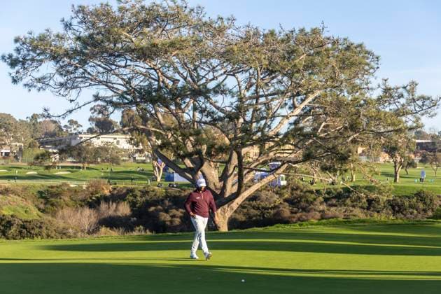 LA JOLLA, CA - JANUARY 26: Matthieu Pavon walks to his ball on the 16th green during the third round of the PGA, Golf Herren Tour Farmer™s Insurance Open, at Torrey Pines Golf Course, Friday, January 26, 2024, in La Jolla, California. (Photo by Tony Ding Icon Sportswire) GOLF: JAN 26 PGA Farmers Insurance Open EDITORIAL USE ONLY Icon46520240126040