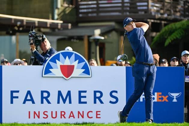 LA JOLLA, CA - JANUARY 26: Robby Shelton (USA) watches his tee shot on 1 during Rd3 of the Farmers Insurance Open at Torrey Pines Golf Course on January 26, 2024, in La Jolla, California. (Photo by Ken Murray Icon Sportswire) GOLF: JAN 26 PGA, Golf Herren Farmers Insurance Open EDITORIAL USE ONLY Icon2401260013