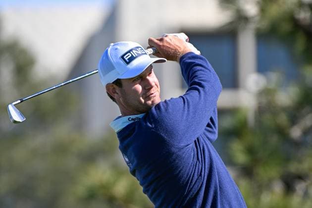 LA JOLLA, CA - JANUARY 26: Harris English (USA) watches his tee shot on 16 during Rd3 of the Farmers Insurance Open at Torrey Pines Golf Course on January 26, 2024, in La Jolla, California. (Photo by Ken Murray Icon Sportswire) GOLF: JAN 26 PGA, Golf Herren Farmers Insurance Open EDITORIAL USE ONLY Icon2401260153