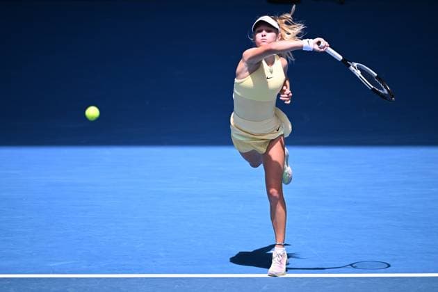 TENNIS AUSTRALIAN OPEN, Emerson Jones of Australia in action during the junior girls singles final against Renata Jamrichova of Slovakia on Day 14 of the 2024 Australian Open at Melbourne Park in Melbourne, Saturday, January 27, 2024. ( NO ARCHIVING, EDITORIAL USE ONLY, NO USE IN BOOKS WITHOUT CONSENT MELBOURNE VICTORIA AUSTRALIA  Copyright: xJOELxCARRETTx 20240127001894156719