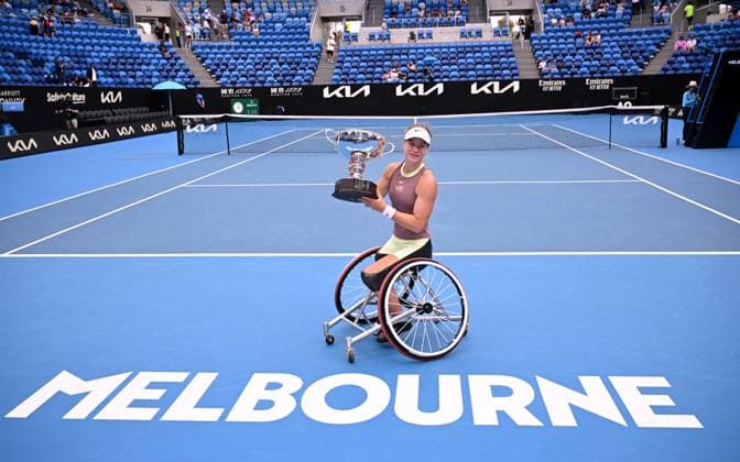 TENNIS AUSTRALIAN OPEN, Diede De Groot of Netherlands poses for photographs with the winners trophy after defeating Yui Kamiji of Japan in the women?s wheelchair singles final on Day 14 of the 2024 Australian Open at Melbourne Park in Melbourne, Saturday, January 27, 2024. ( NO ARCHIVING, EDITORIAL USE ONLY, NO USE IN BOOKS WITHOUT CONSENT MELBOURNE VICTORIA AUSTRALIA  Copyright: xJOELxCARRETTx 20240127001894159912