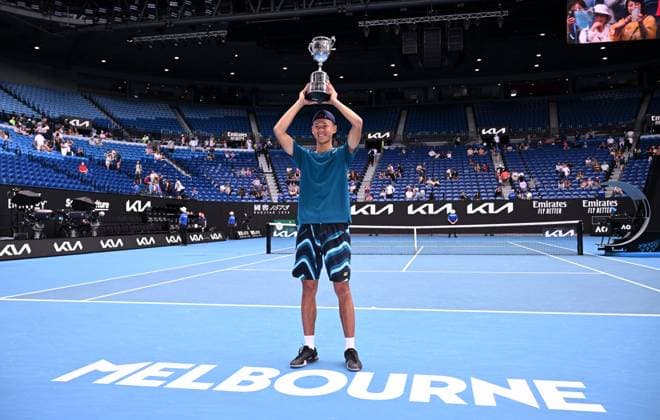TENNIS AUSTRALIAN OPEN, Rei Sakamoto of Japan poses for photographs after winning the junior boys singles final against Jan Kumstat of Czech Republic on Day 14 of the 2024 Australian Open at Melbourne Park in Melbourne, Saturday, January 27, 2024. ( NO ARCHIVING, EDITORIAL USE ONLY, NO USE IN BOOKS WITHOUT CONSENT MELBOURNE VICTORIA AUSTRALIA  Copyright: xJOELxCARRETTx 20240127001894179385