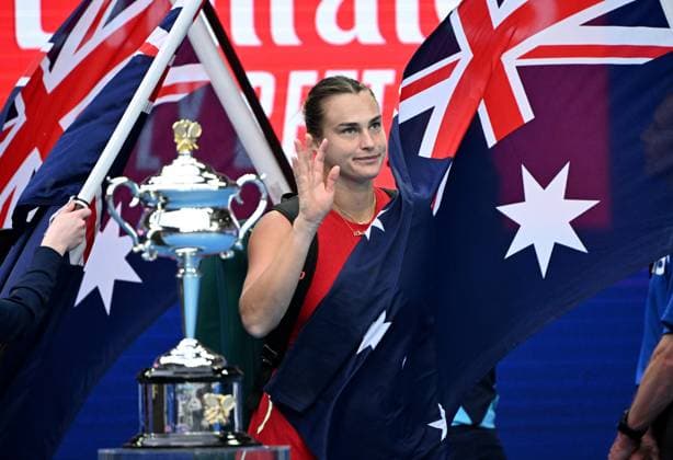 TENNIS AUSTRALIAN OPEN, Aryna Sabalenka of Belarus passes the Daphne Akhurst Memorial Cup as she arrives on court for the Women?s Singles Final against Qinwen Zheng of China on Rod Laver Arena on Day 14 of the 2024 Australian Open at Melbourne Park in Melbourne, Thursday, January 25, 2024. ( NO ARCHIVING, EDITORIAL USE ONLY, NO USE IN BOOKS WITHOUT CONSENT MELBOURNE VICTORIA AUSTRALIA  Copyright: xJAMESxROSSx 20240127001894208690