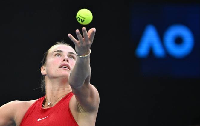 TENNIS AUSTRALIAN OPEN, Aryna Sabalenka of Belarus prepares to serve during the Women?s Singles Final against Qinwen Zheng of China on Rod Laver Arena on Day 14 of the 2024 Australian Open at Melbourne Park in Melbourne, Thursday, January 25, 2024. ( NO ARCHIVING, EDITORIAL USE ONLY, NO USE IN BOOKS WITHOUT CONSENT MELBOURNE VICTORIA AUSTRALIA  Copyright: xJAMESxROSSx 20240127001894209974