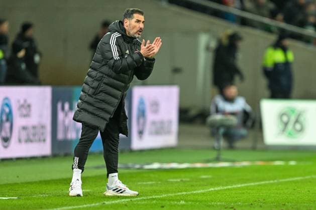 2 Bundesliga Hannover 06 1 FC Nürnberg on 26 01 2024 at the HDI Arena in Hannover Coach Cristian Fiel Nuernberg dissatisfied, disappointed, disappointed, dejected MT