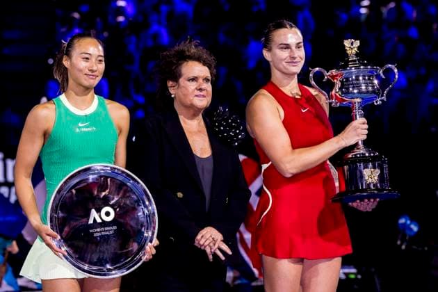 MELBOURNE, VIC - JANUARY 27: Aryna Sabalenka of Belarus, Qinwen Zheng of China and Evonne Goolagong Cawley stand for photos after the presentation of the winners and runners up trophy after the completion the finals of the 2024 Australian Open on January 27 2024, at Melbourne Park in Melbourne, Australia. (Photo by Jason Heidrich Icon Sportswire) TENNIS: JAN 27 Australian Open EDITORIAL USE ONLY Icon240127184