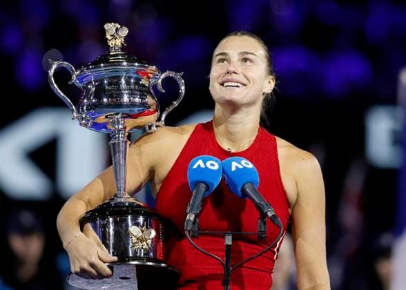 Aryna Sabalenka with the trophy, trophy, womens singles, award ceremony, presentation, Australian Open 2024, Melbourne Park, Melbourne, Victoria, Australia Copyright: xJuergenxHasenkopfx