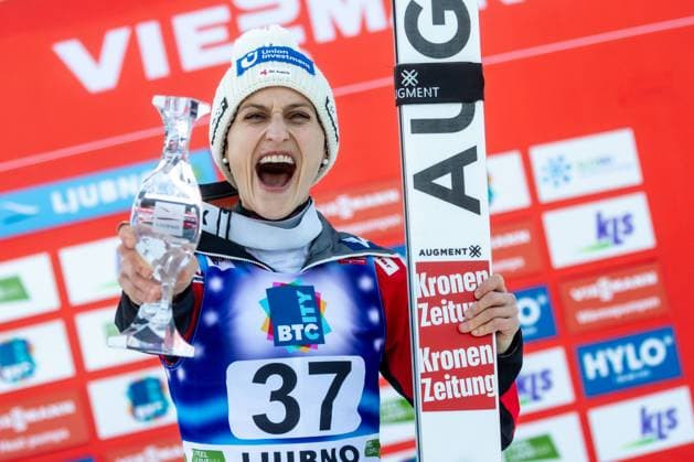 Bilder des Jahres 2024, Sport 01 Januar Sport Themen der Woche KW04 Ski jumping, Skispringen, Ski, nordisch - FIS WC Ljubno LJUBNO,SLOVENIA,27.JAN.24 - NORDIC SKIING, SKI JUMPING - FIS World Cup, normal hill, ladies. Image shows c.  GEPAxpictures xMaticxKlansek