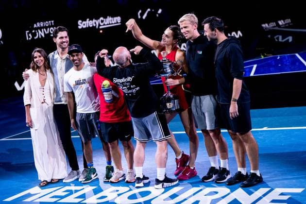 Aryna Sabalenka (RUS) coach, team TENNIS : Open Australie 2024 - Melbourne - 27 01 2024 VirginieBouyer Panoramic 