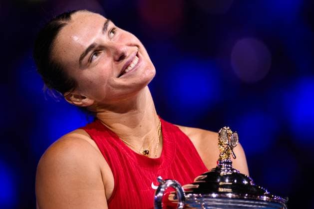 Aryna Sabalenka (BLR) lifts the trophy after winning the Women s Singles Final Australian Open, Day Fourteen, Tennis, Melbourne Park, Melbourne, Australia - 27 Jan 2024  Copyright: xJamesxGourley Shutterstockx 14312109v