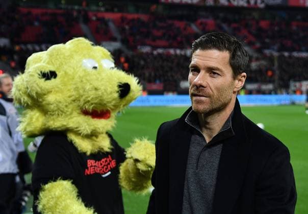 27 01 2024, xhbx, Soccer 1 Bundesliga, Bayer 04 Leverkusen Borussia Mönchengladbach emspor, v l Coach Xabi Alonso Bayer Leverkusen DFL DFB REGULATIONS PROHIBIT ANY USE OF PHOTOGRAPHS as IMAGE SEQUENCES and or QUASI VIDEO Leverkusen