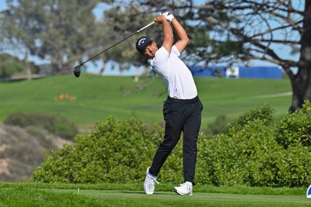 PGA, Golf Herren Golf 2024: Farmers Insurance Open JAN 27 January 27, 2024: Xander Schauffele watches his drive on the 5th hole during the final round of the Farmers Insurance Open at Torrey Pines South in San Diego, California. Justin Fine CSM (Credit Image: Justin Fine Cal Media) San Diego Ca USA EDITORIAL USE ONLY Copyright: xx ZUMA-20240127_zma_c04_468.jpg JustinxFinex csmphotothree227894