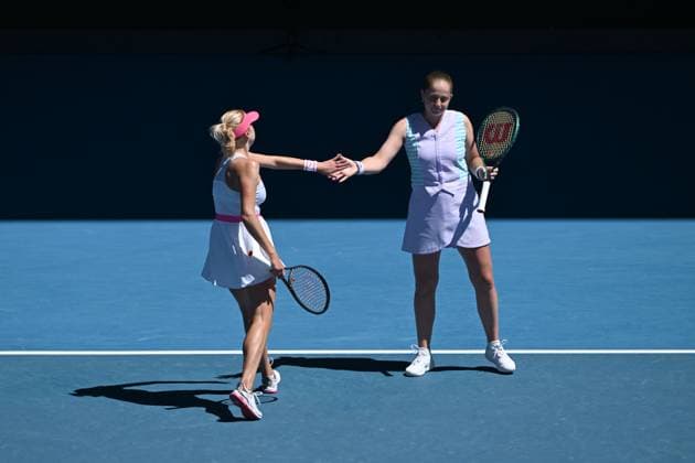TENNIS AUSTRALIAN OPEN, Lyudmyla Kichenok (left) of Ukraine and Jelena Ostapenko (right)of Latvia in action during the Women?s Doubles final against Su-Wei Hsieh of Chinese Taipei and Elise Mertens of Belgium on Rod Laver Arena on Day 15 of the 2024 Australian Open at Melbourne Park in Melbourne, Thursday, January 25, 2024. ( NO ARCHIVING, EDITORIAL USE ONLY, NO USE IN BOOKS WITHOUT CONSENT MELBOURNE VICTORIA AUSTRALIA  Copyright: xJAMESxROSSx 20240128001894662012