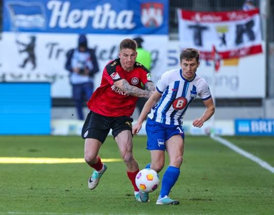 Soccer 2 BL SV Wehen Wiesbaden Hertha BSC Berlin 27 01 24, Franko Kovacevic SVWW , Jonjoe Kenny Hertha ,