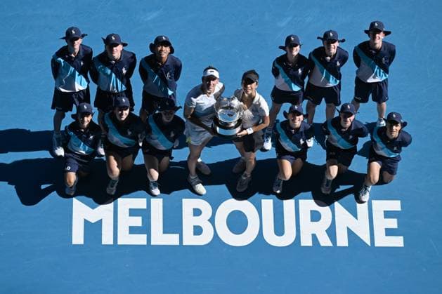 TENNIS AUSTRALIAN OPEN, Su-Wei Hsieh (right) of Chinese Taipei and Elise Mertens (left) of Belgium pose for photos with the winners trophy and ball kids following the Women?s Doubles final against Lyudmyla Kichenok of Ukraine and Jelena Ostapemko of Latvia on Rod Laver Arena on Day 15 of the 2024 Australian Open at Melbourne Park in Melbourne, Thursday, January 25, 2024. ( NO ARCHIVING, EDITORIAL USE ONLY, NO USE IN BOOKS WITHOUT CONSENT MELBOURNE VICTORIA AUSTRALIA  Copyright: xJAMESxROSSx 20240128001894681854