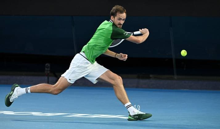 TENNIS AUSTRALIAN OPEN, Daniil Medvedev of Russia in action during the Men?s Singles final against Jannik Sinner of Italy on Rod Laver Arena on Day 15 of the 2024 Australian Open at Melbourne Park in Melbourne, Sunday, January 28, 2024. ( NO ARCHIVING, EDITORIAL USE ONLY, NO USE IN BOOKS WITHOUT CONSENT MELBOURNE VICTORIA AUSTRALIA  Copyright: xJAMESxROSSx 20240128001894713886