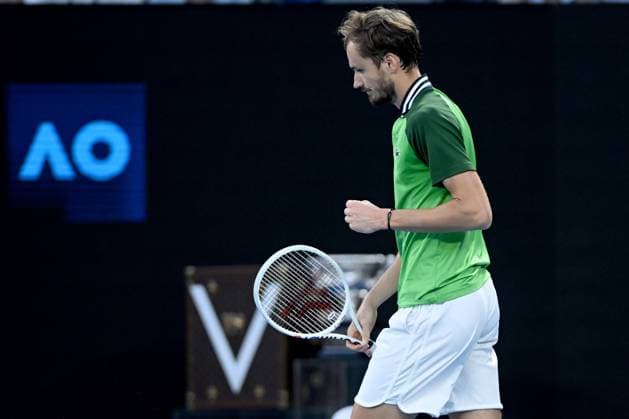 TENNIS AUSTRALIAN OPEN, Daniil Medvedev of Russia celebrates taking the first set during the Men?s Singles final against Jannik Sinner of Italy on Rod Laver Arena on Day 15 of the 2024 Australian Open at Melbourne Park in Melbourne, Sunday, January 28, 2024. ( NO ARCHIVING, EDITORIAL USE ONLY, NO USE IN BOOKS WITHOUT CONSENT MELBOURNE VICTORIA AUSTRALIA  Copyright: xJOELxCARRETTx 20240128001894715435