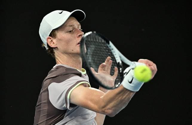 TENNIS AUSTRALIAN OPEN, Jannik Sinner of Italy in action during the Men?s Singles final against Daniil Medvedev of Russia on Rod Laver Arena on Day 15 of the 2024 Australian Open at Melbourne Park in Melbourne, Sunday, January 28, 2024. ( NO ARCHIVING, EDITORIAL USE ONLY, NO USE IN BOOKS WITHOUT CONSENT MELBOURNE VICTORIA AUSTRALIA  Copyright: xJAMESxROSSx 20240128001894719358
